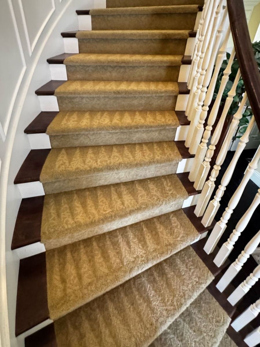 Staircase runner after cleaning